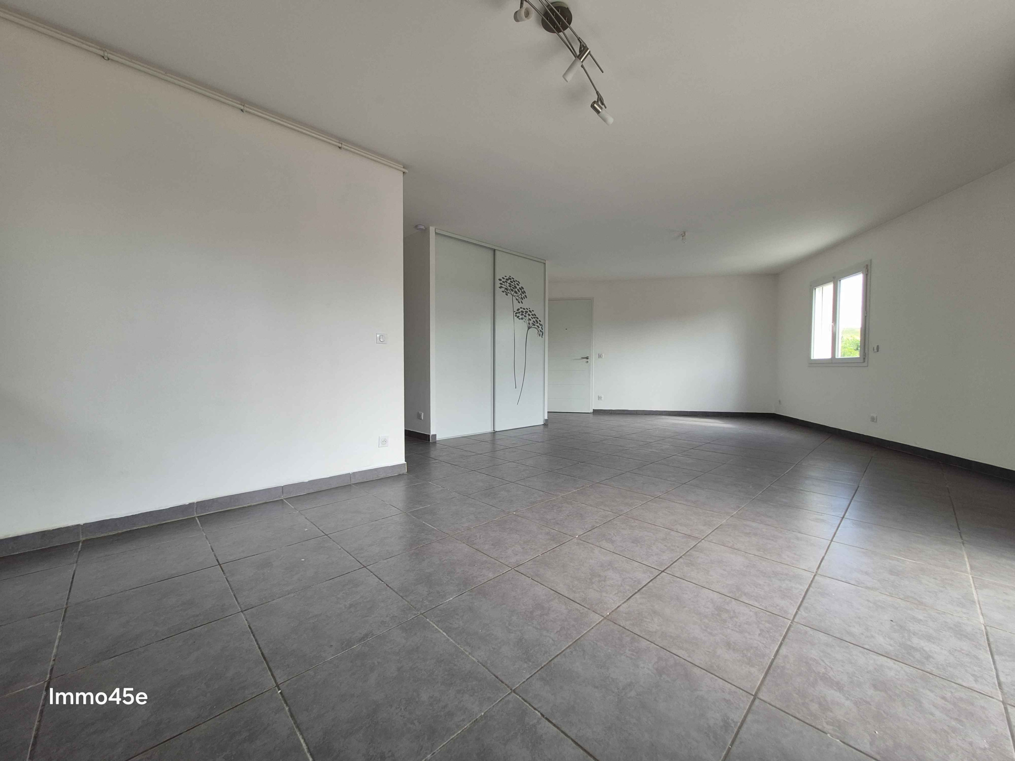 TAIN L'HERMITAGE, appartement T2bis avec garage et place de