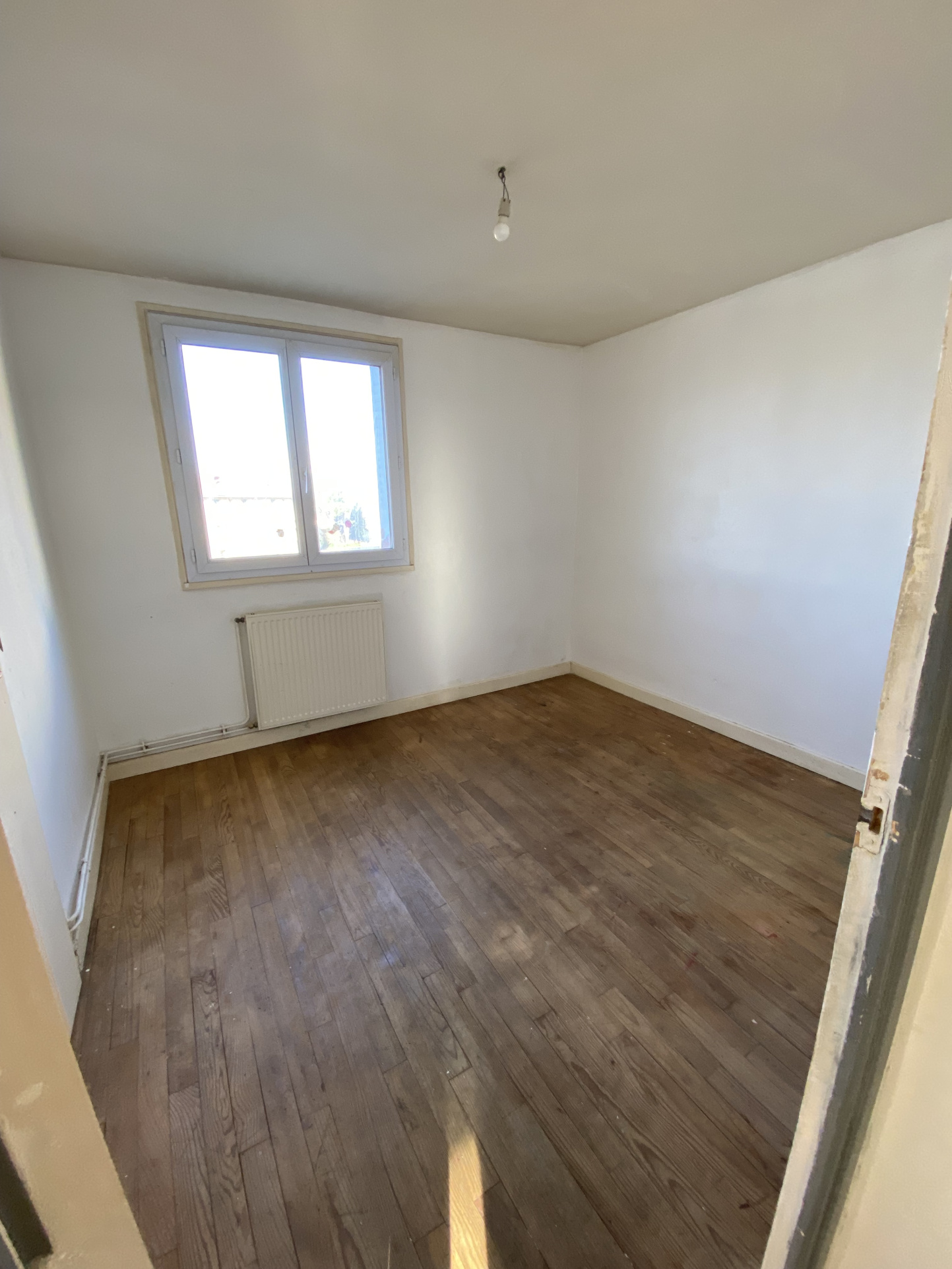 APPARTEMENT T3 BOURG LES VALENCE + CAVE