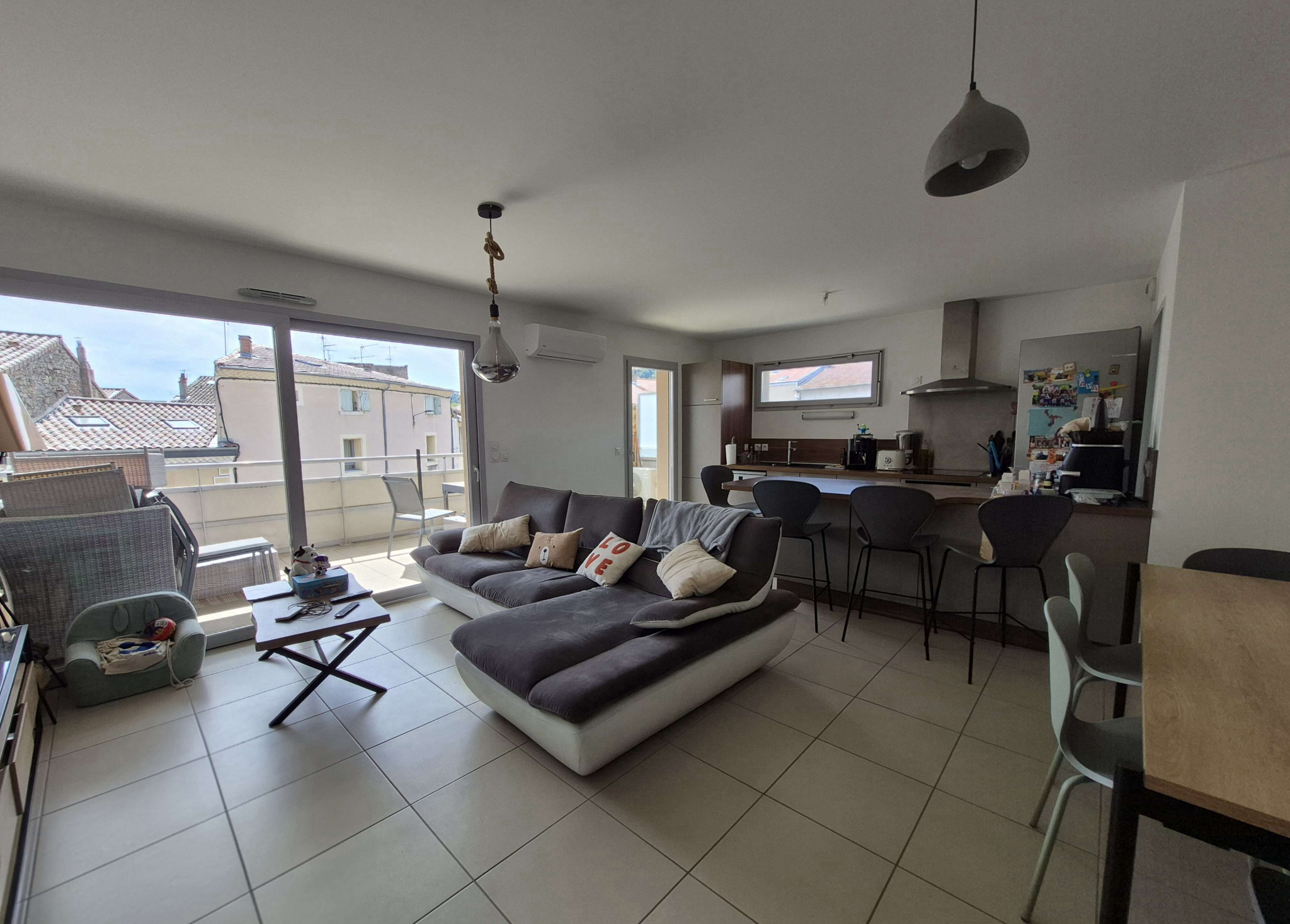 TAIN L'HERMITAGE, appartement T3 avec terrasse et garage - R